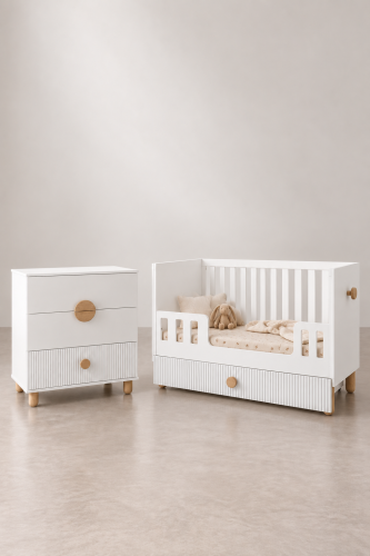 Babyzimmer Set 2-teilig mit Babybett 120x60 cm und Wickelkommode – Bebella Weiss